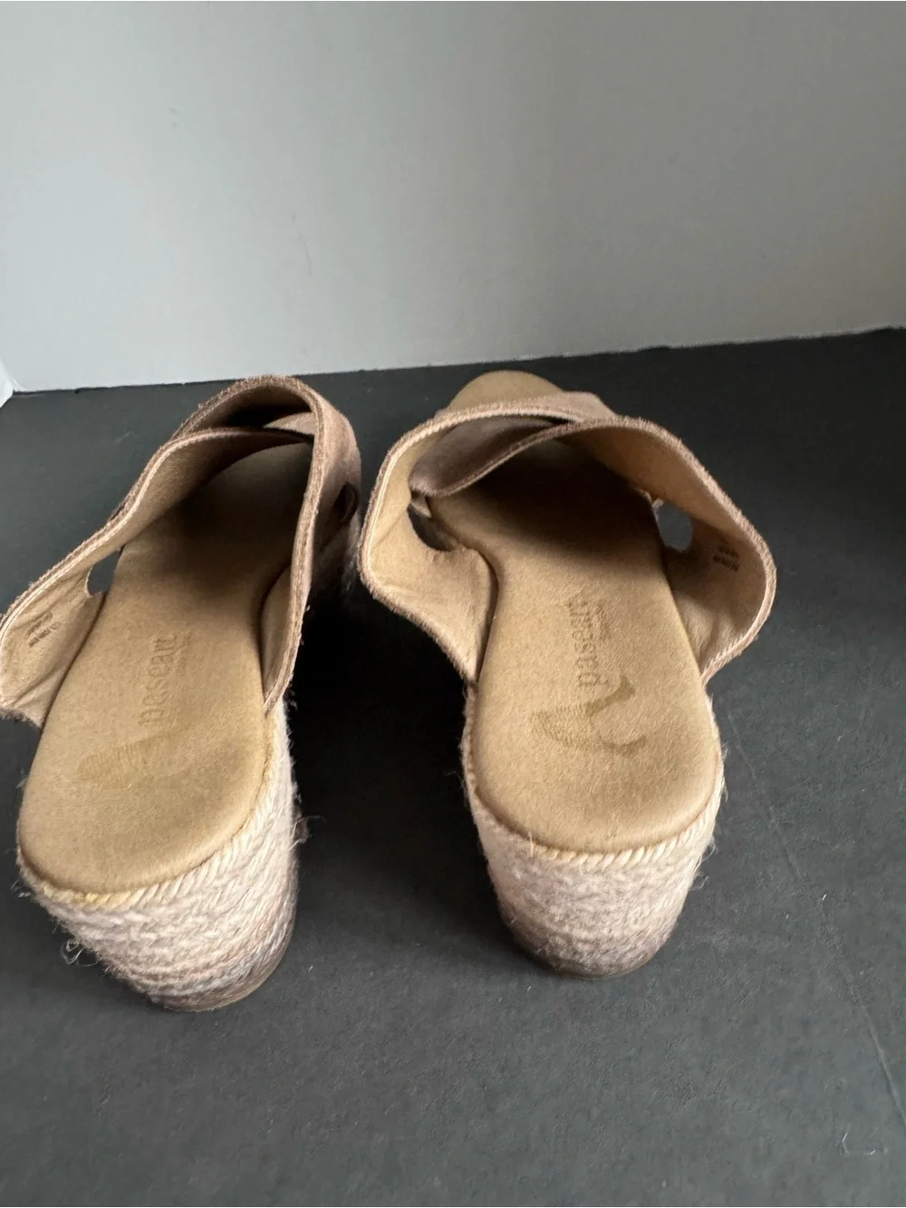 Paseart tan suede wedge espadrille slides. EU 39